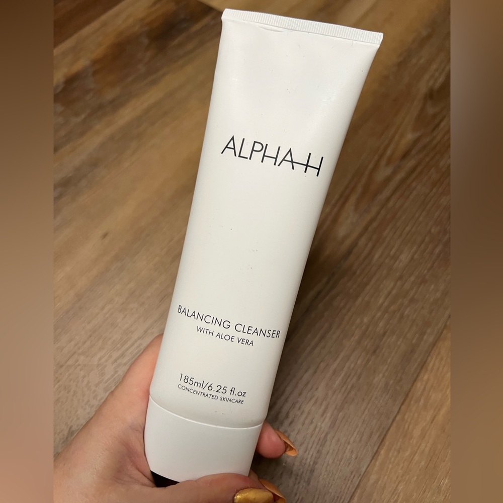 ALPHA H Balancing Cleanser